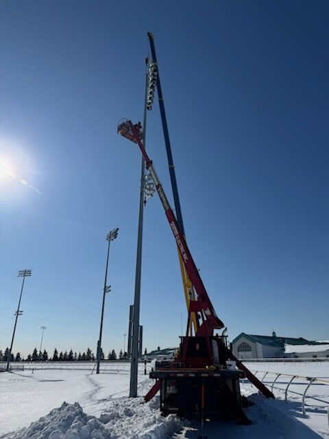 Sentry Electric crane on site